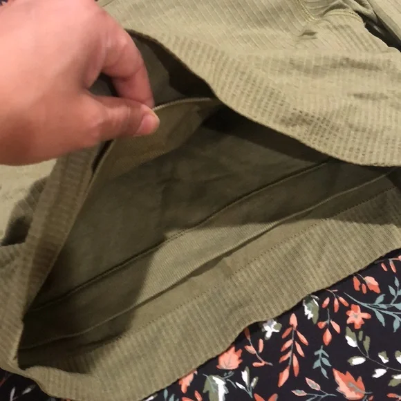 Lulu🍋 Ebb to Street Long Sleeve Bronze Green size 6 - Picture 9 of 13